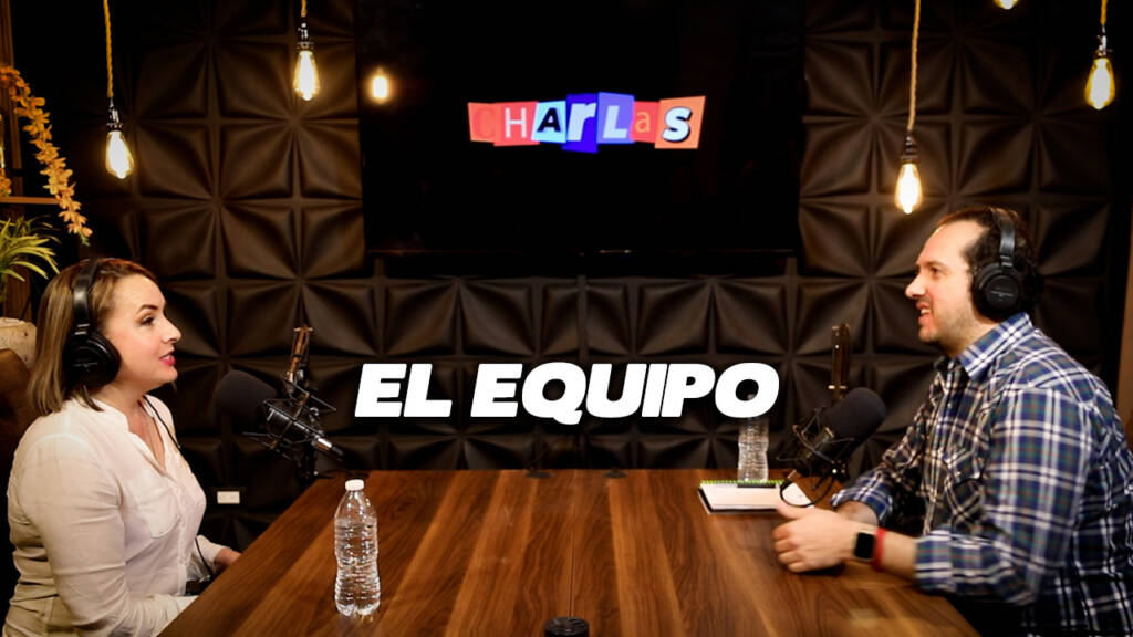 El crew de un programa de TV | CHARLAS